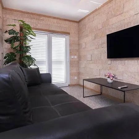 Paradise House 아파트