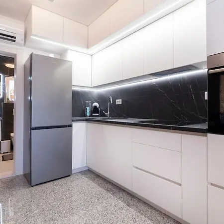 아파트 Paradise House